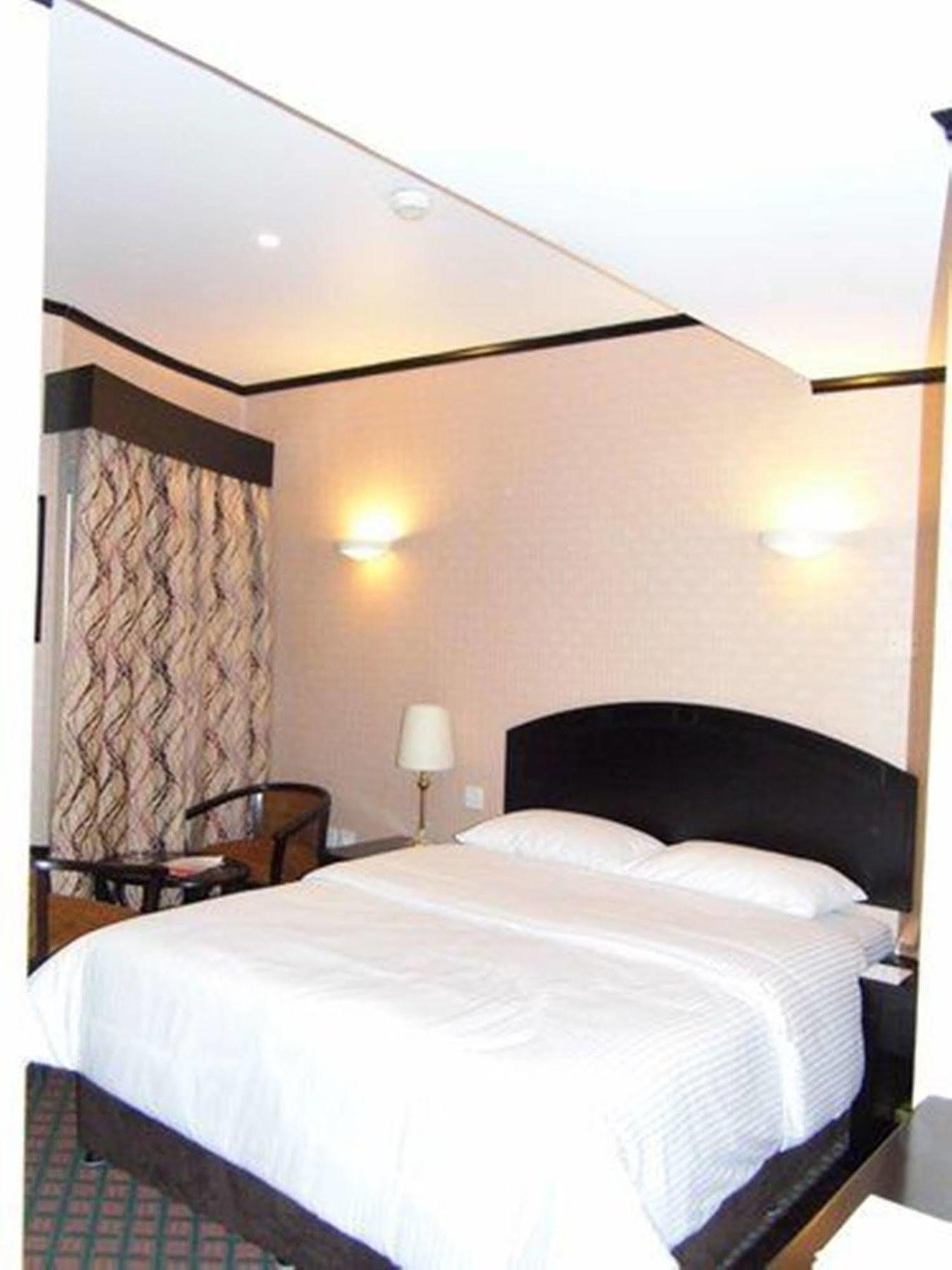 Sandras Inn Дубай Екстериор снимка